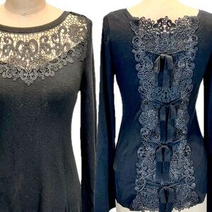 Lace‎ bow tie back long sleeve stretchy top White House black market whimsigoth
